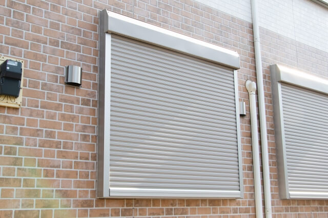 後付けシャッターを設置できる？メリット・デメリットを紹介