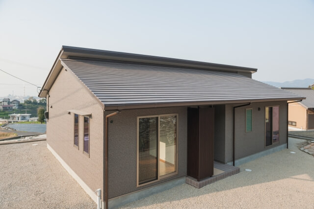 二階建てを平屋にリフォームするメリットデメリット【費用や注意点も公開】