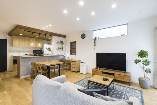 築50年はリフォームか建て替えか？費用・後悔しない判断基準を徹底比較